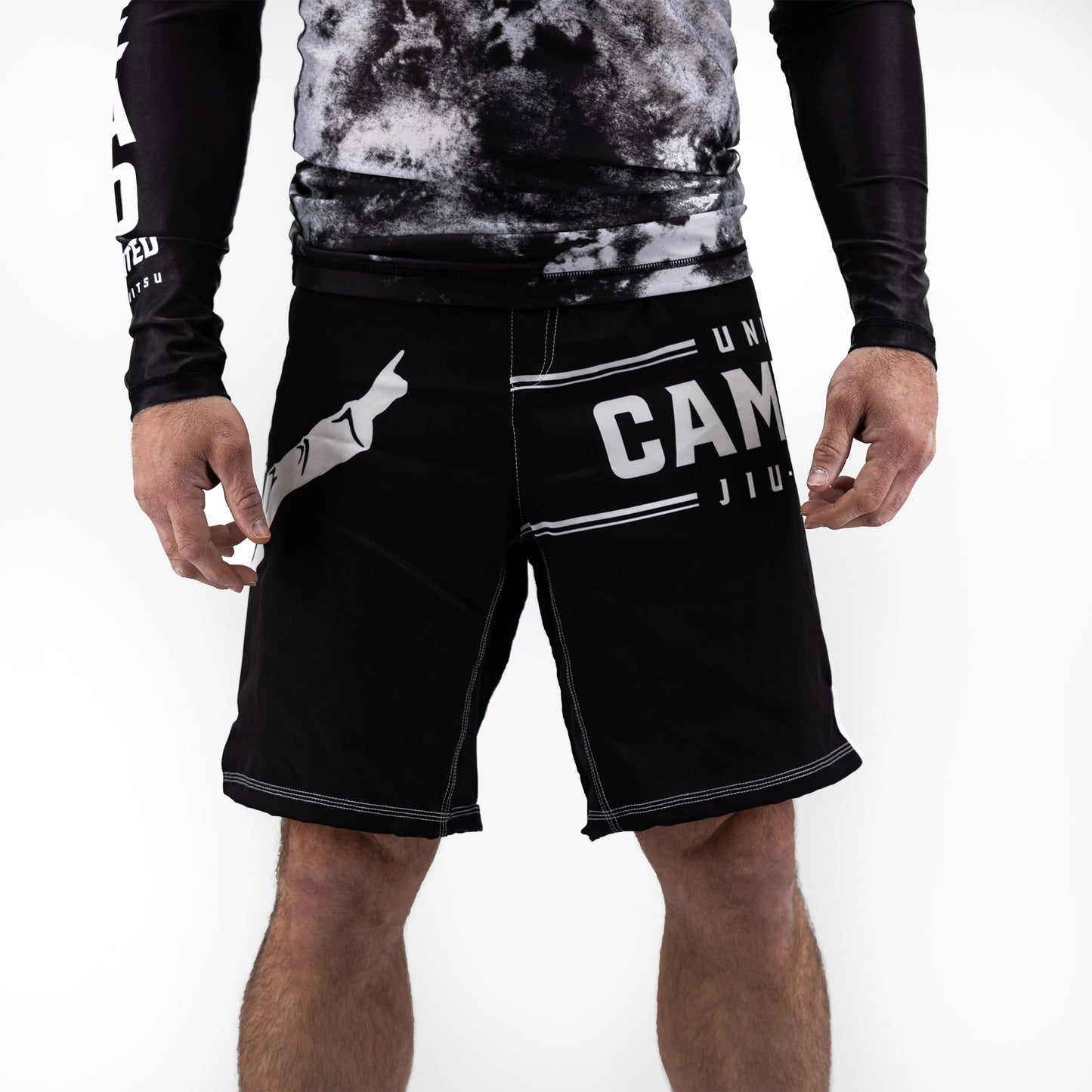 Victory Short / White